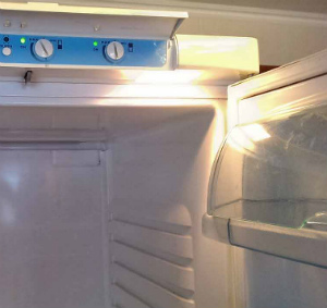 Ремонт освещения холодильника на дому